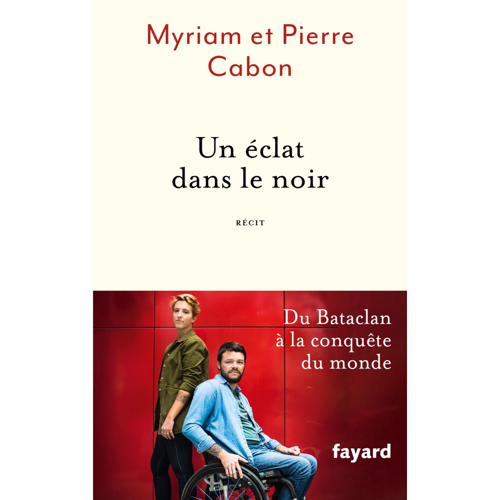 Un éclat dans le noir (Broché)